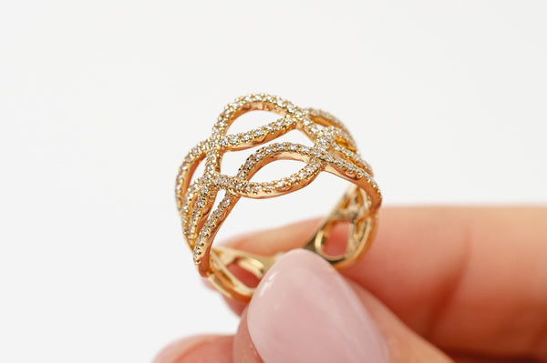 Curly diamond ring